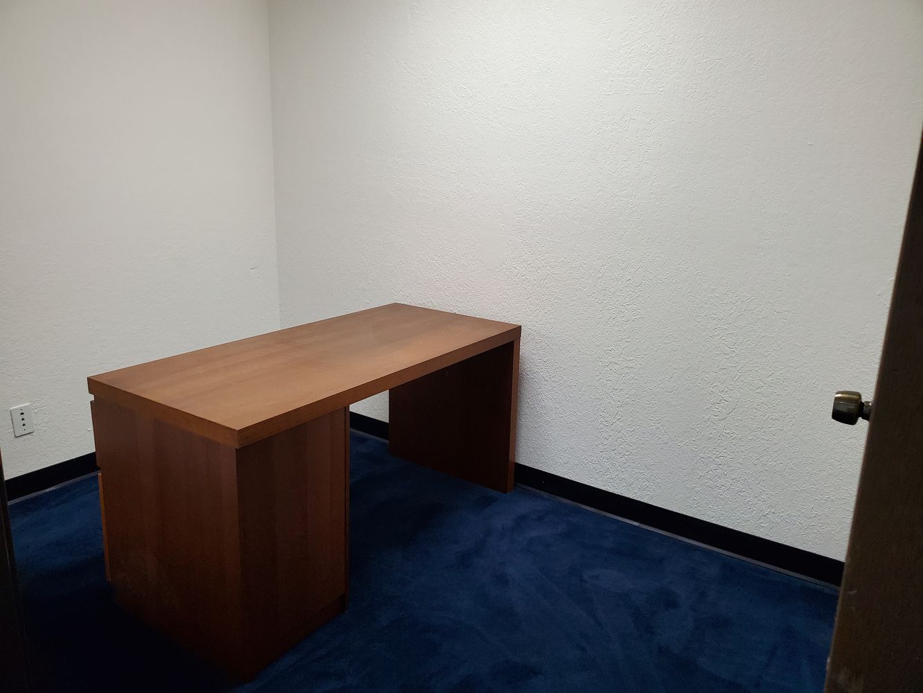 FUNCTIONAL OFFICE. GREAT LAY-OUT. 20 to 50 cents less then comparable buildings.
